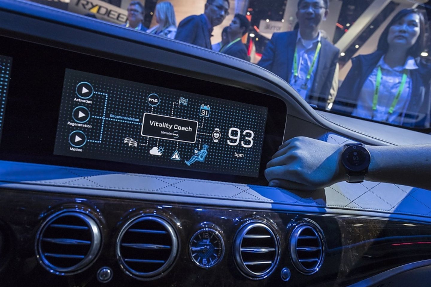 Mercedes überwacht die Gesundheitswerte des Fahrers