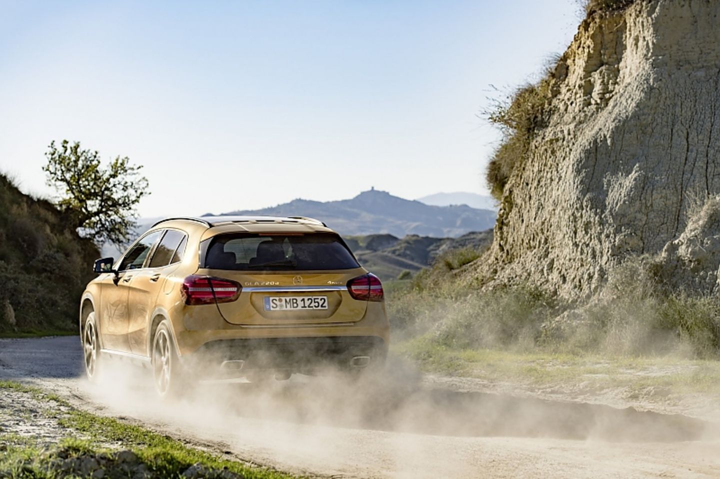 Mercedes GLA 2017 - auf Wunsch auch mit Offroad-Fahrwerk