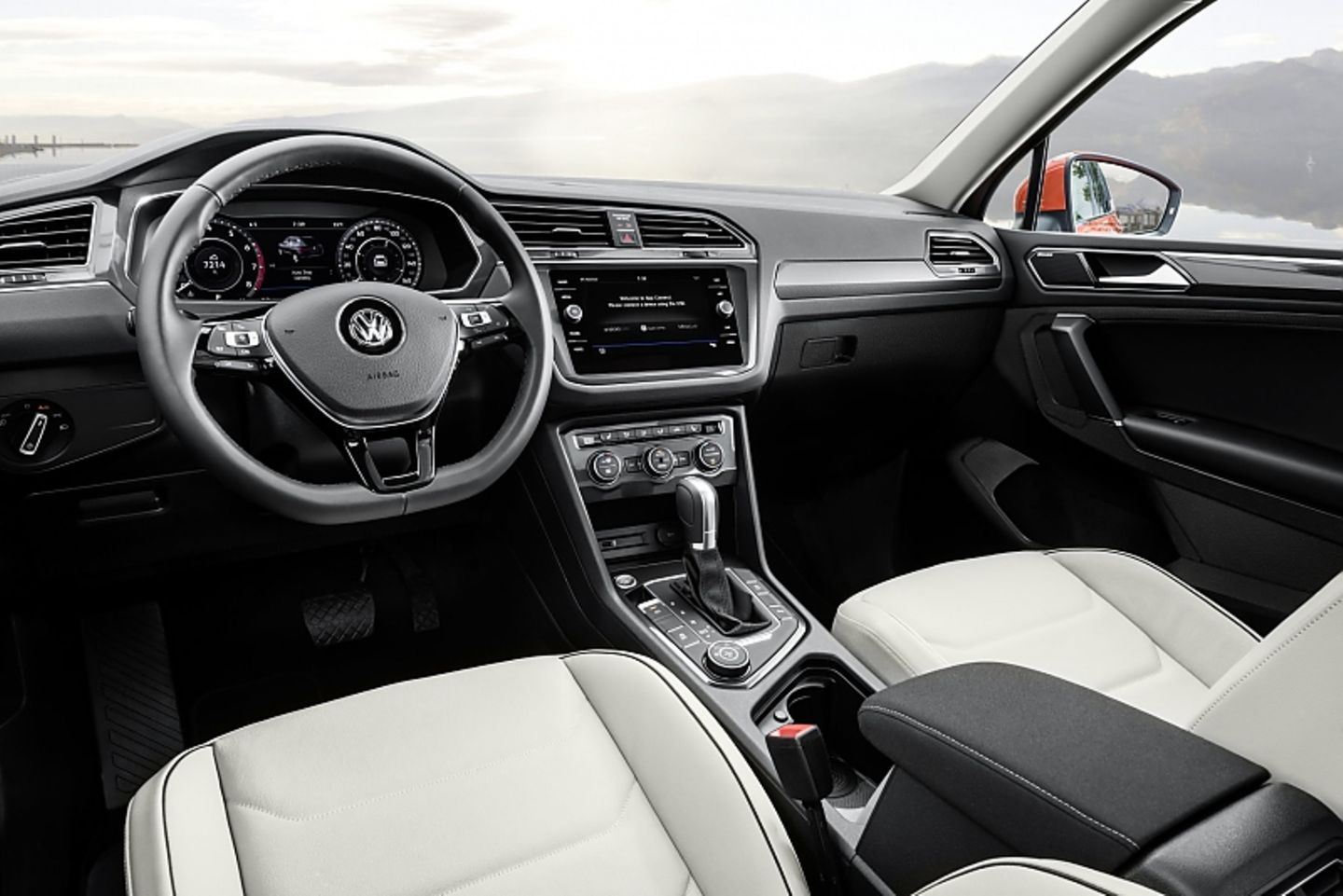 VW Tiguan Allspace - identisch in Reihe eins