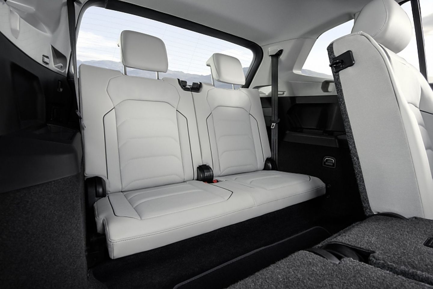 VW Tiguan Allspace - wenig Platz in Reihe drei