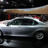 Toyota Camry 2018 - fünf Zentimeter mehr Radstand