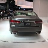 Das Heck ist eher konservativ gestaltet