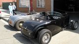 Hollywood Hot Rods in Burbank / California - coole Autos vor der Tür