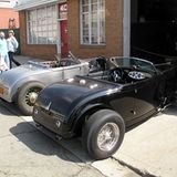 Hollywood Hot Rods in Burbank / California - coole Autos vor der Tür