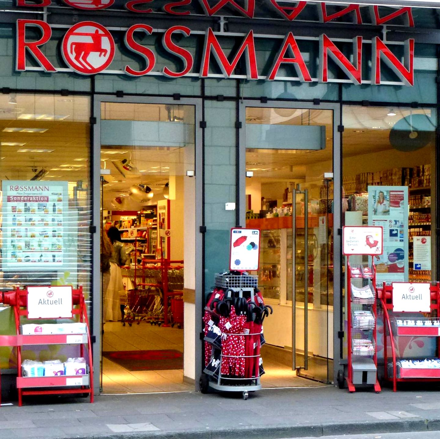 Eine Dm Mitarbeiterin Bei Rossmann Mein Ganz Personlicher Albtraum Stern De