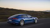 Der Porsche Panamera 4 E Hybrid steht ab dem April beim Händler