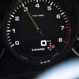 Auch der Porsche Panamera 4 E Hybrid mag Drehzahlen