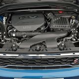 Cooper S, das bedeutet Vierzylinder-Turbo mit 141 kW / 192 PS