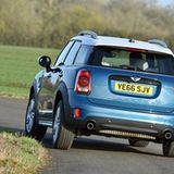 In den Kurven bewegt der Countryman recht agil