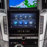 Die beiden untereinander angebrachten Bildschirme bieten eine gute Bedienerfreundlichkeit.