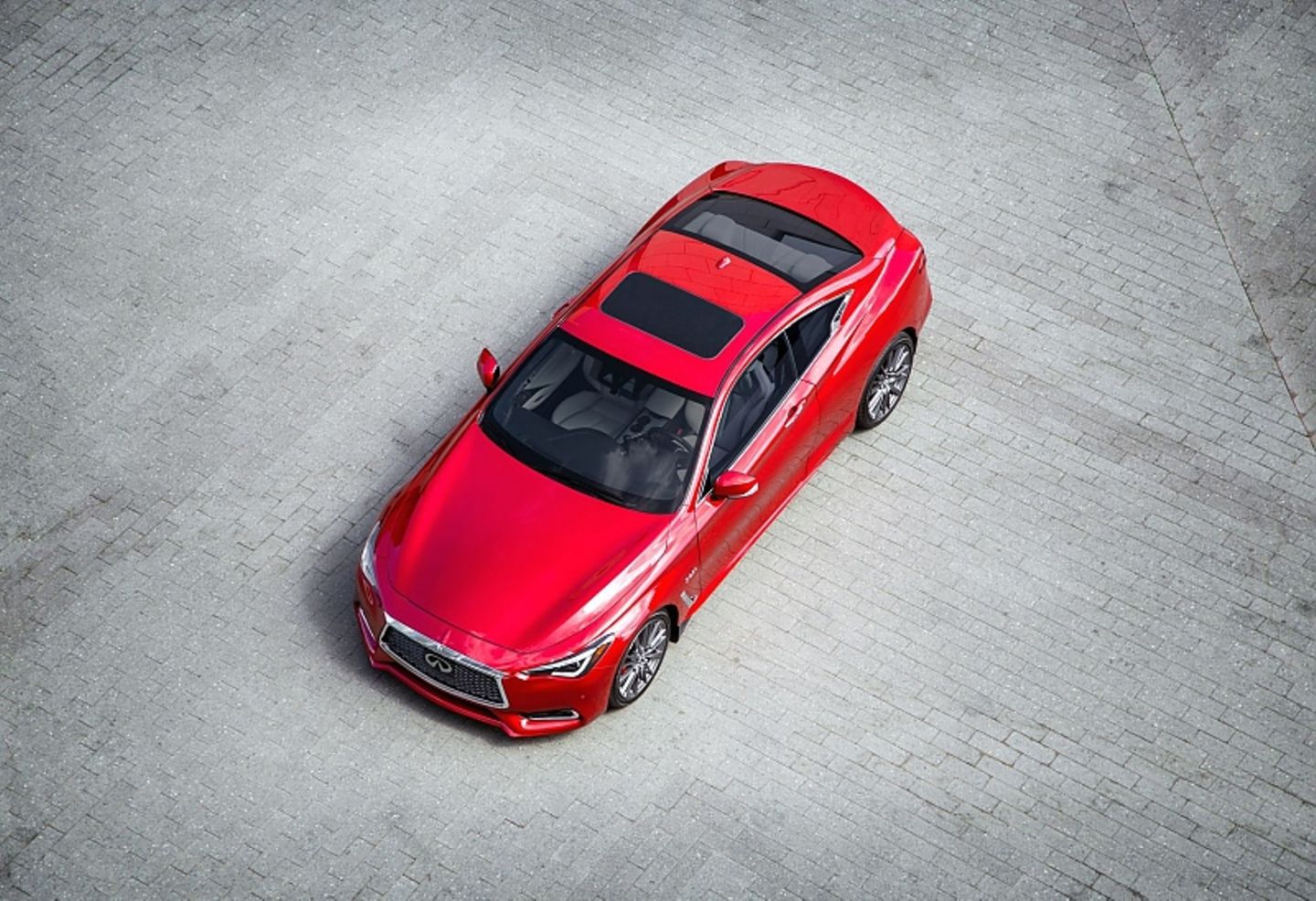 Der Infiniti Q60 verbraucht 6,8 Liter im Schnitt.