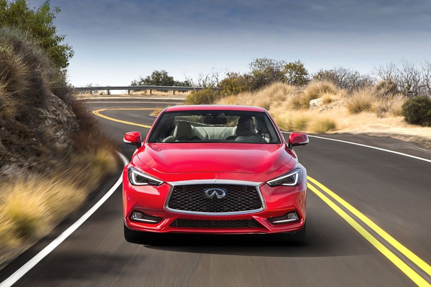 Der Infiniti Q60 wiegt 1.722 Kilogramm.
