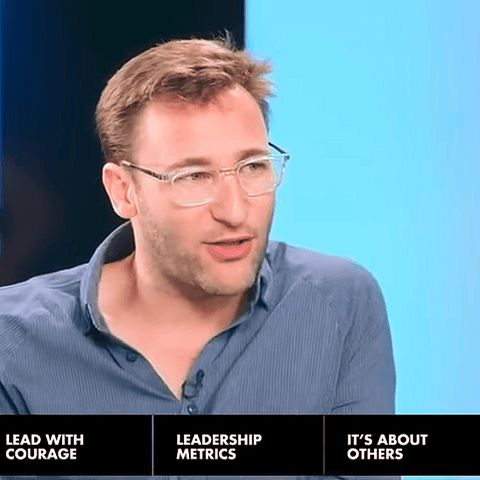 Simon Sinek fragt : "Wie können Millenials im Arbeitsleben glücklich werden." 
