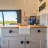 Klassisches Landhausdesign statt Nussbaum-Folie.