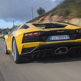 Der Auspuff hat eine neue Dreiecks-Form