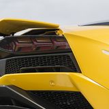 Der Heckspoiler passt sich in drei Stellungen der Fahrsituation an