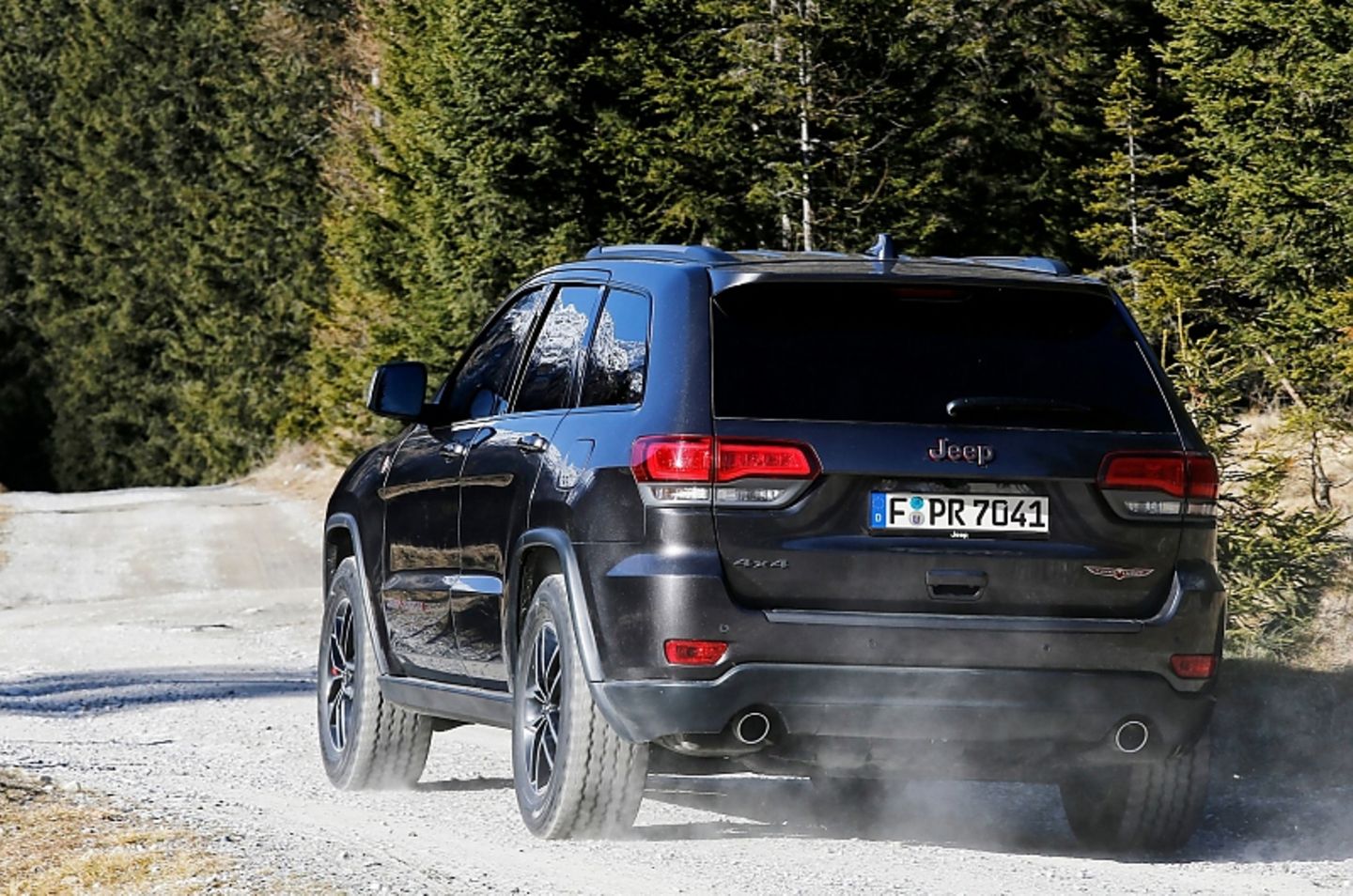 Mehr als 190 km/h sind mit dem Jeep Grand Cherokee Trailhawk nicht drin