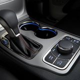 In der Mittelkonsole sind die Knöpfe gut erreichbar