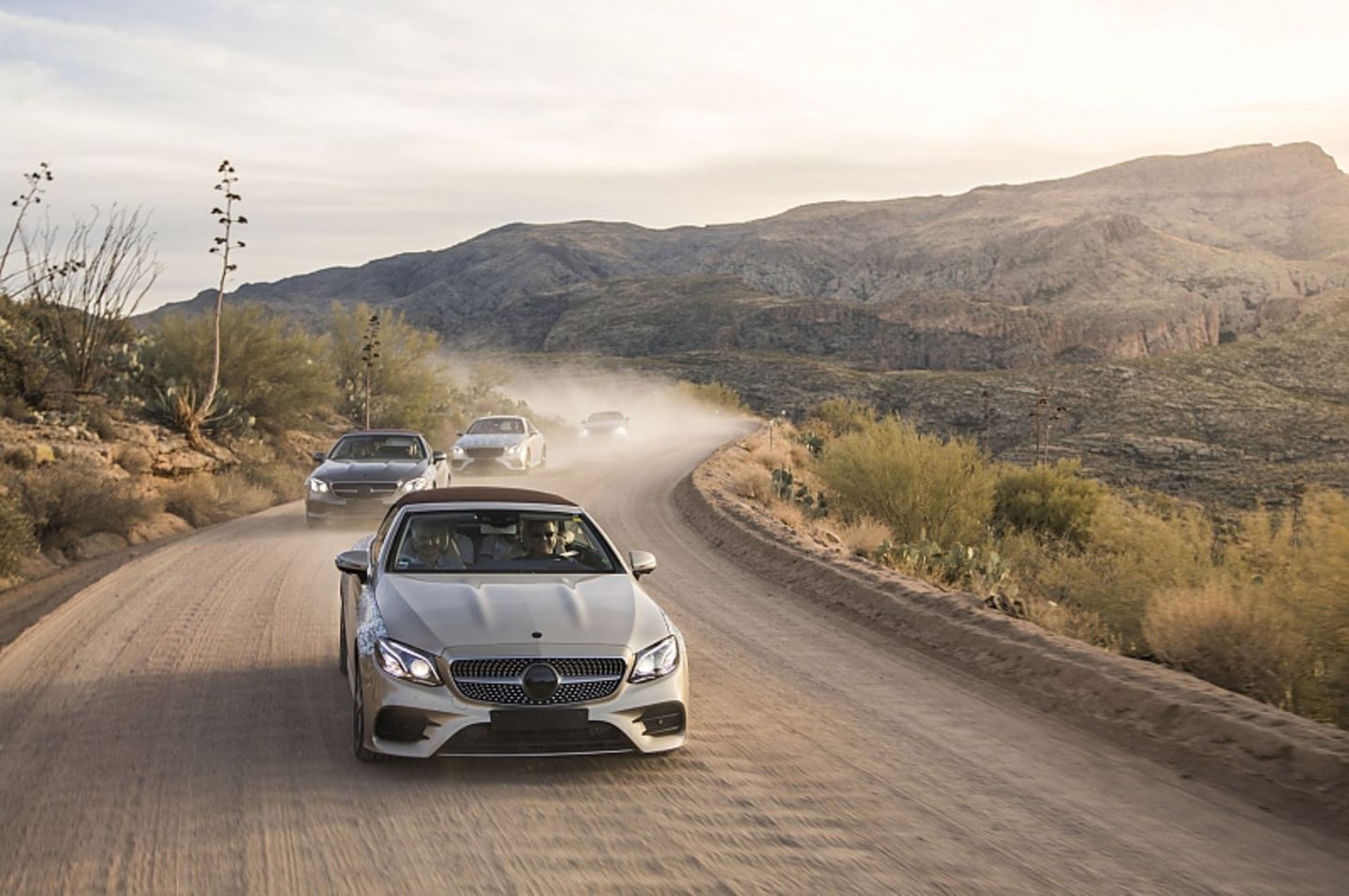 Mercedes E Klasse Cabrio Prototypenerprobung - das Fahrzeug ist eng mit dem E-Klasse Coupé verwandt Mercedes E Klasse Cabrio Prototypenerprobung - das Fahrzeug ist eng mit dem E-Klasse Coupé verwandt
