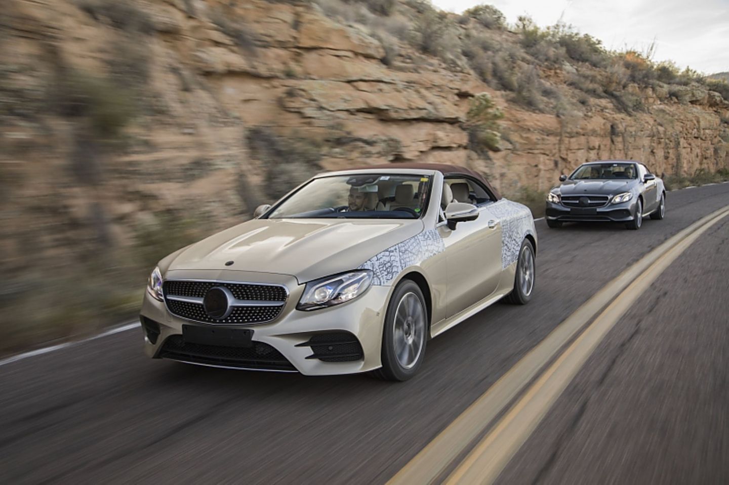 Mercedes E Klasse Cabrio Prototypenerprobung - 3.500 km legt jeder der Prototypen in zehn Tagen zurück