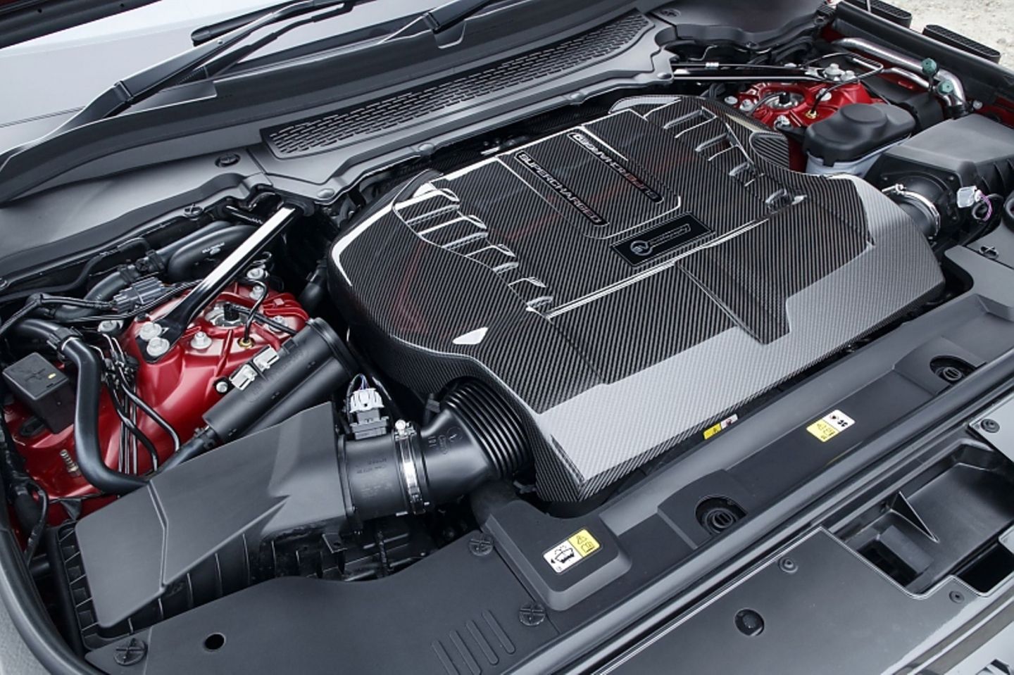 Der bekannte V8-Kompressor-Motor hat 550 PS