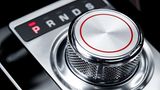 Details: rote Ringe auf dem Automatik-Drehknopf