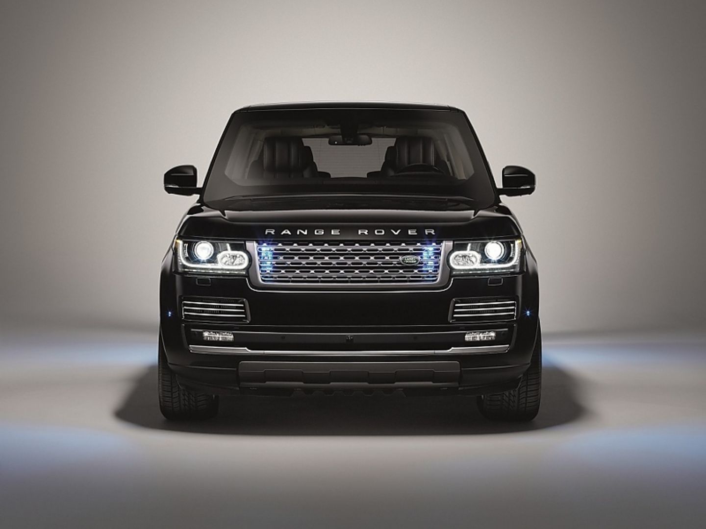 Der Range Rover Sentinel hält die Explosion von 15 Kilogramm TNT aus