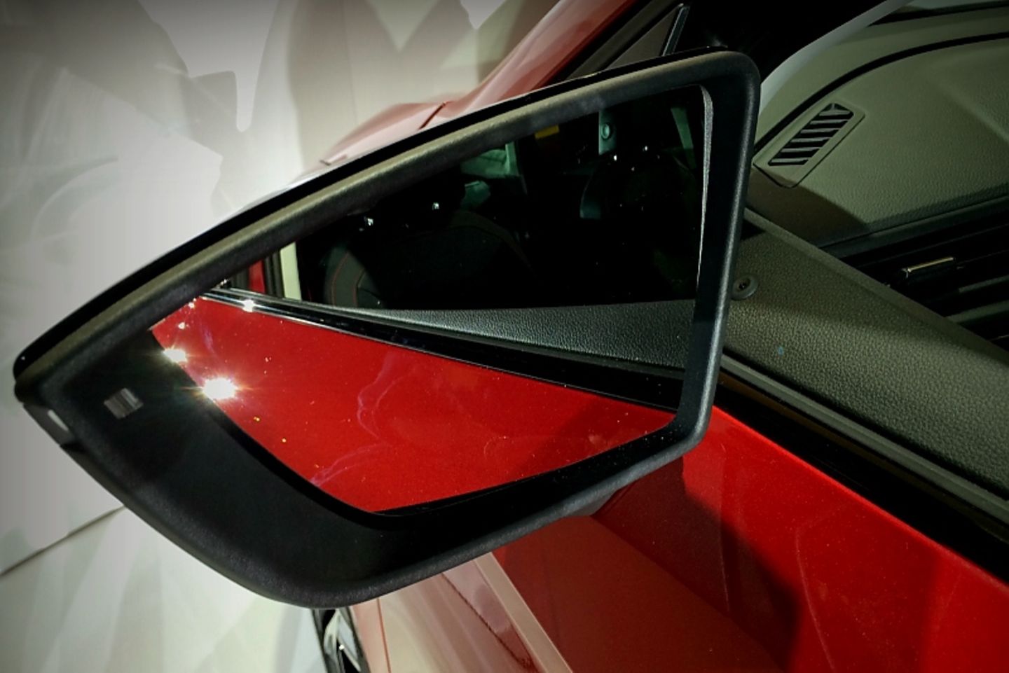Zackig: Das Grunddesign des Seat Ibiza wie hier bei den Rückspiegeln