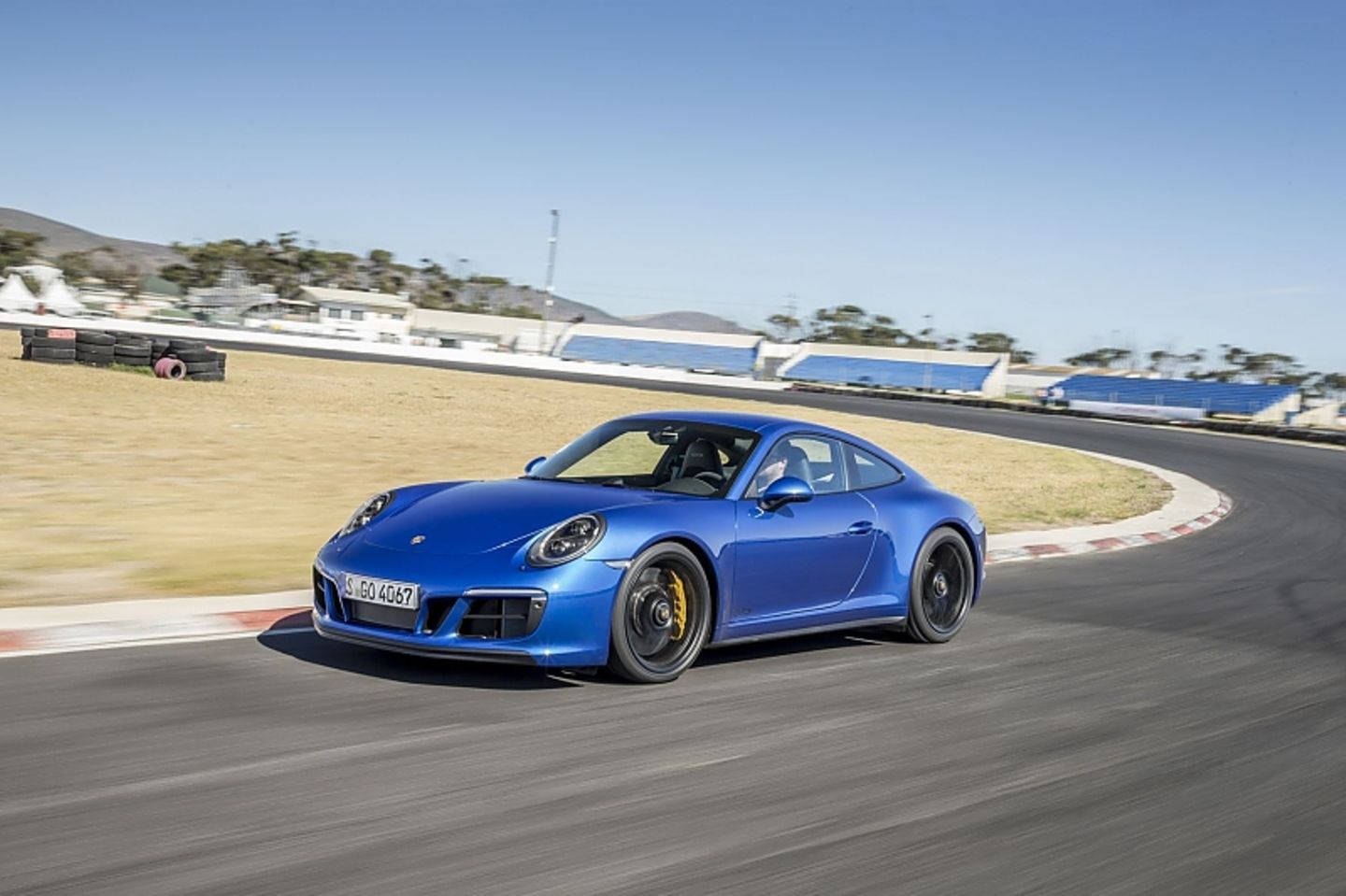 Porsche 911 Carrera 4 GTS