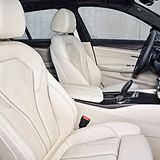 Vorne geht es bequem zu