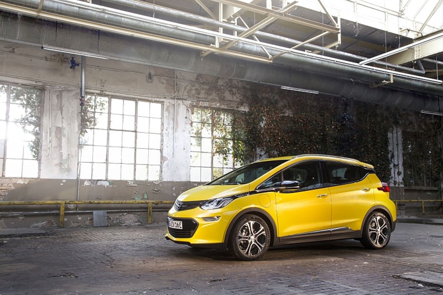 Der Opel Ampera-e ist 4,17 Meter lang.