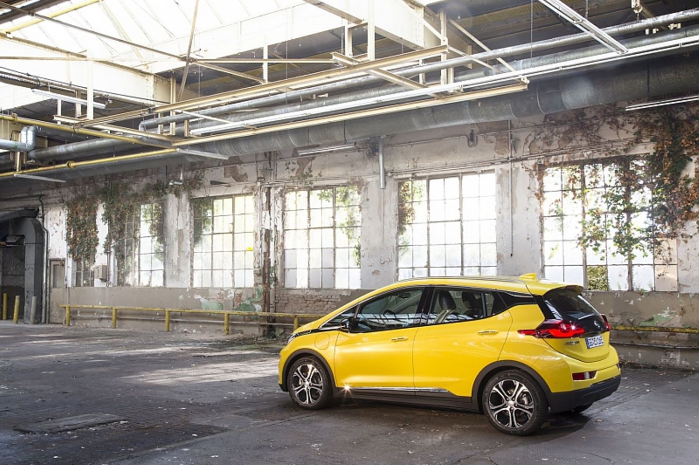 Der Opel Ampera-e ist 150 km/h schnell.