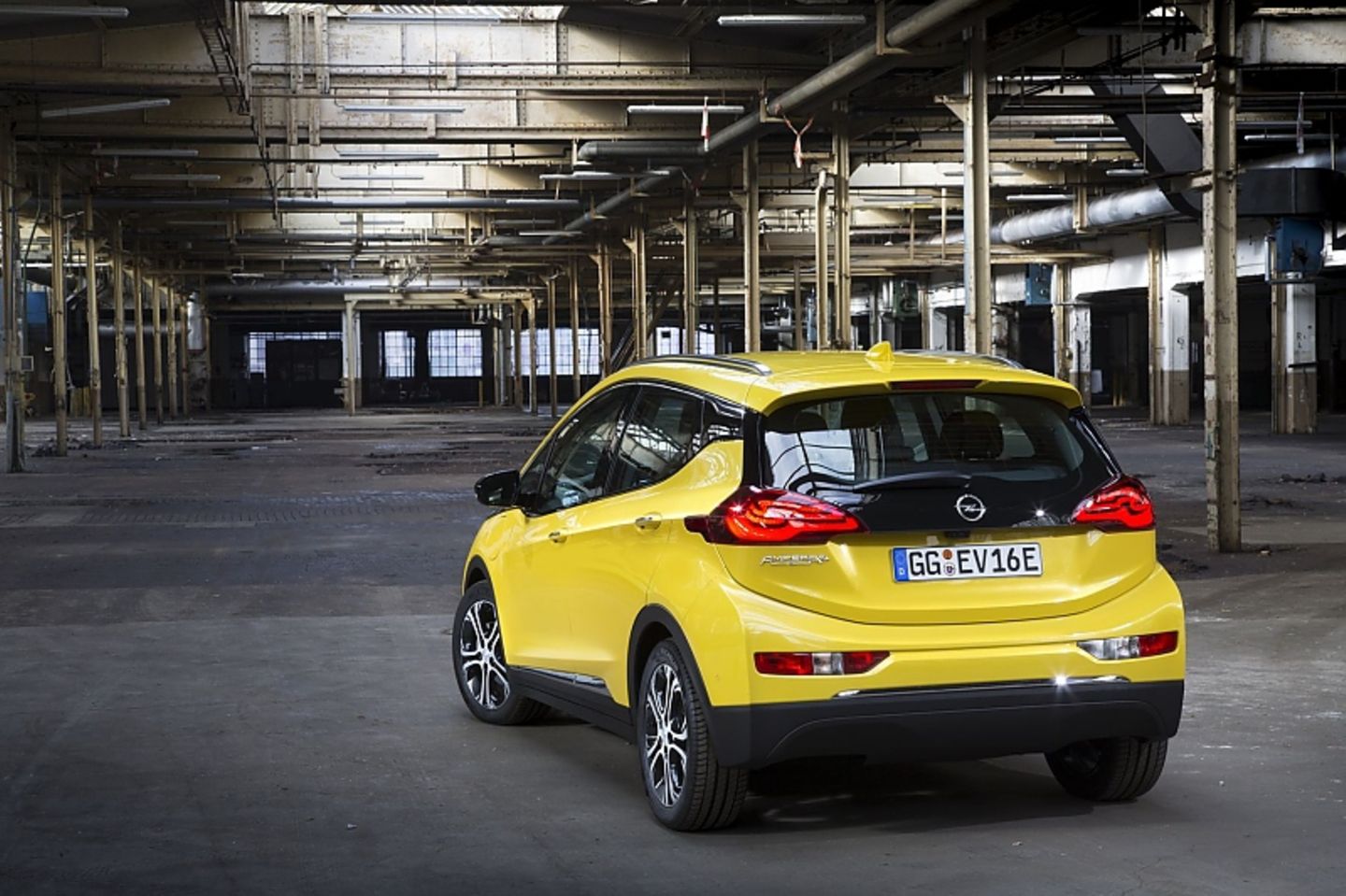 Der Opel Ampera-e ist 1,60 Meter hoch.