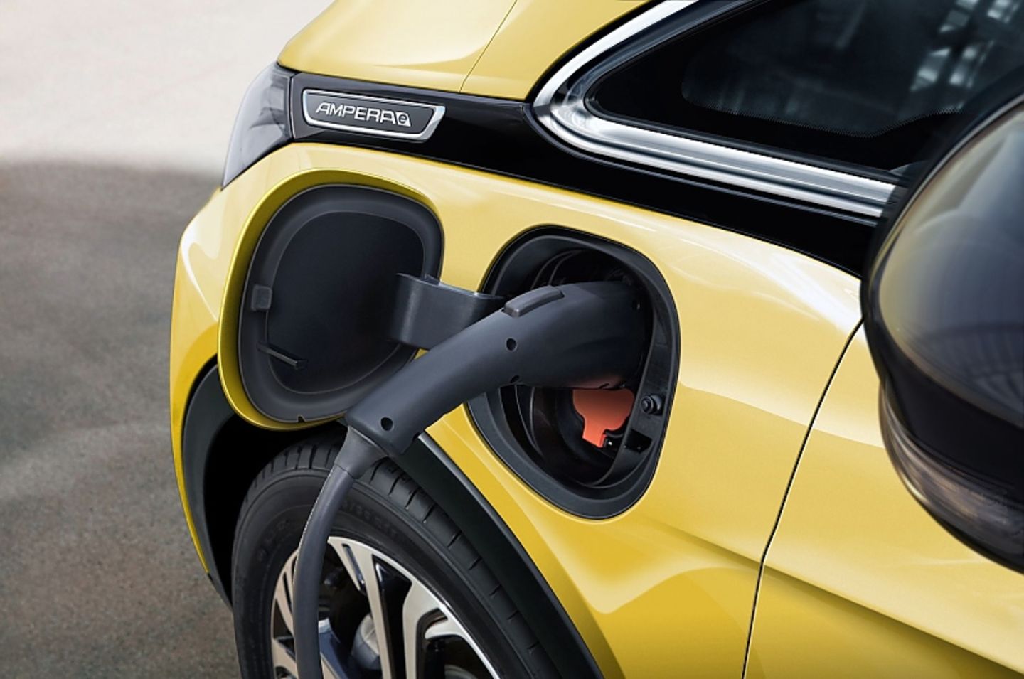 Das Laden dauert ziemlich lang beim Opel Ampera-e.