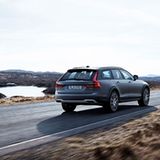 Volvo V90 Cross Country D5 AWD ist bis zu 230 km/h schnell