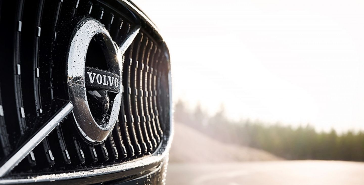 Der Kühlergrill ist unterschiedlich zum V90