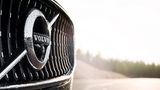 Der Kühlergrill ist unterschiedlich zum V90