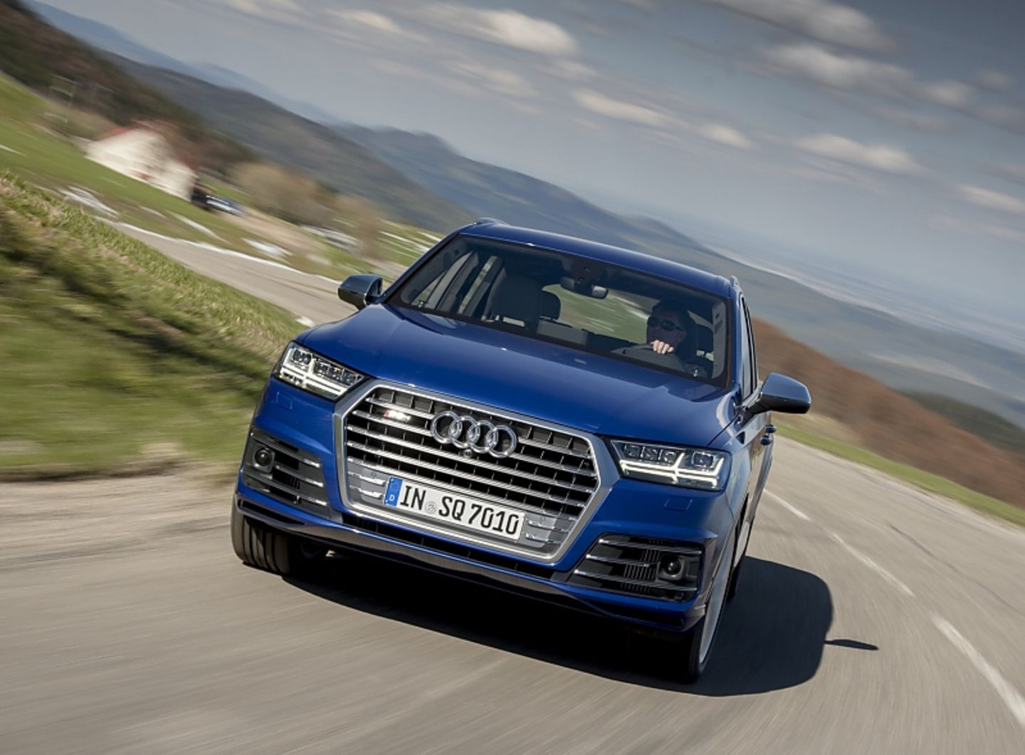 Audi S Q7 - kaum Wanken und kaum Nicken Dank Hightech
