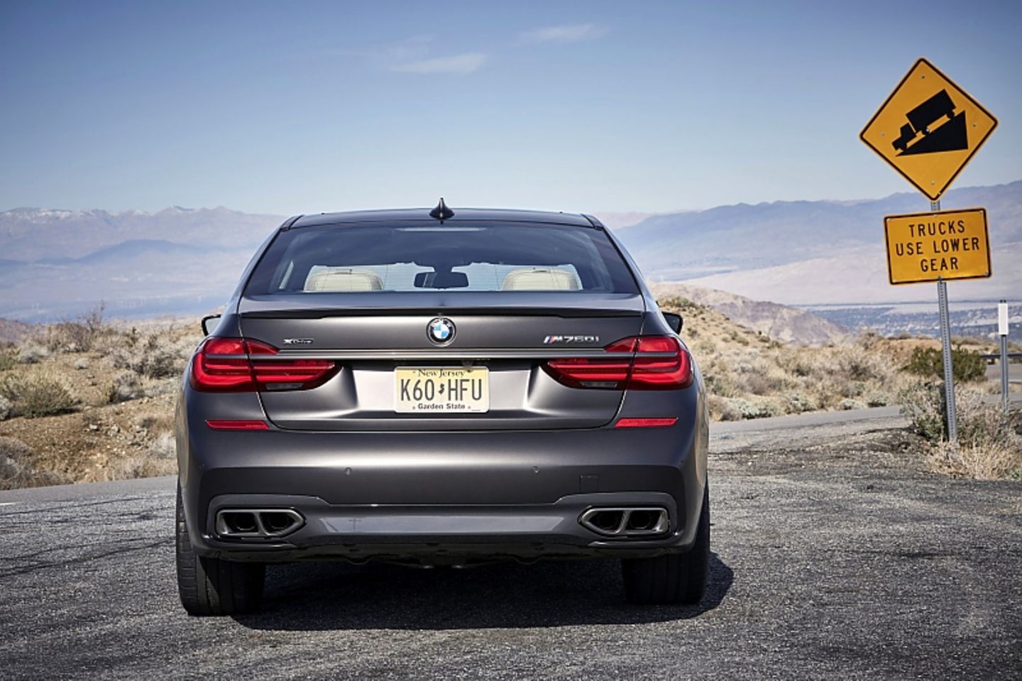 BMW M 760 Li xDrive - von hinten eher unspektakulär