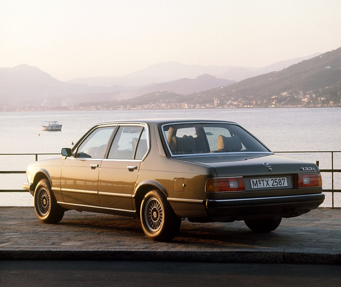 BMW 733i - E23 - er machte 1977 den Anfang