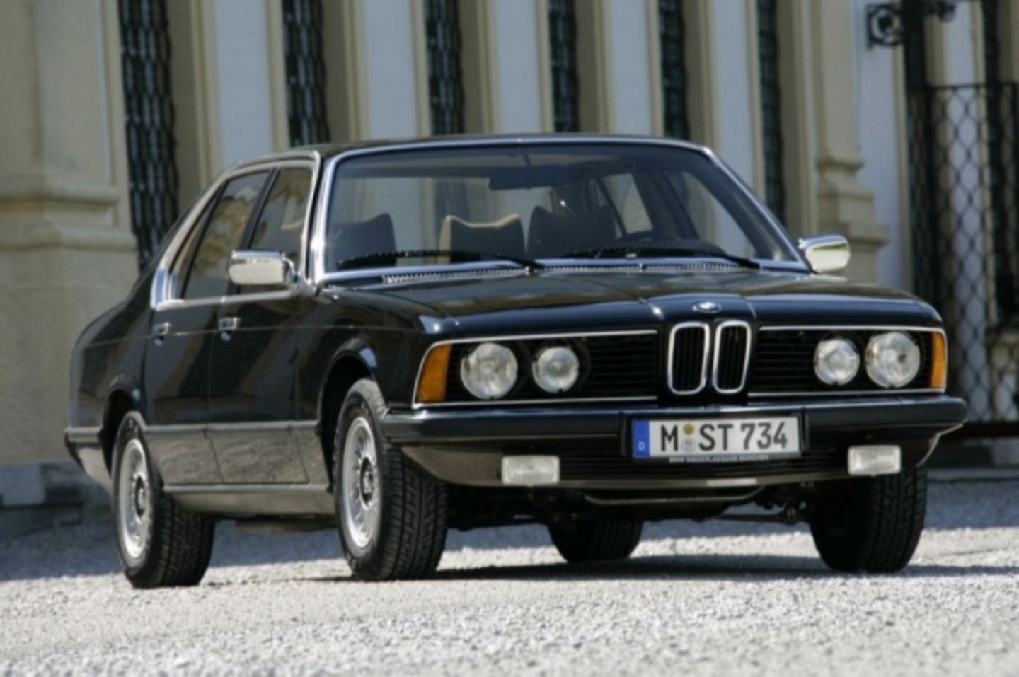 BMW 733i der Baureihe E23 von 1977