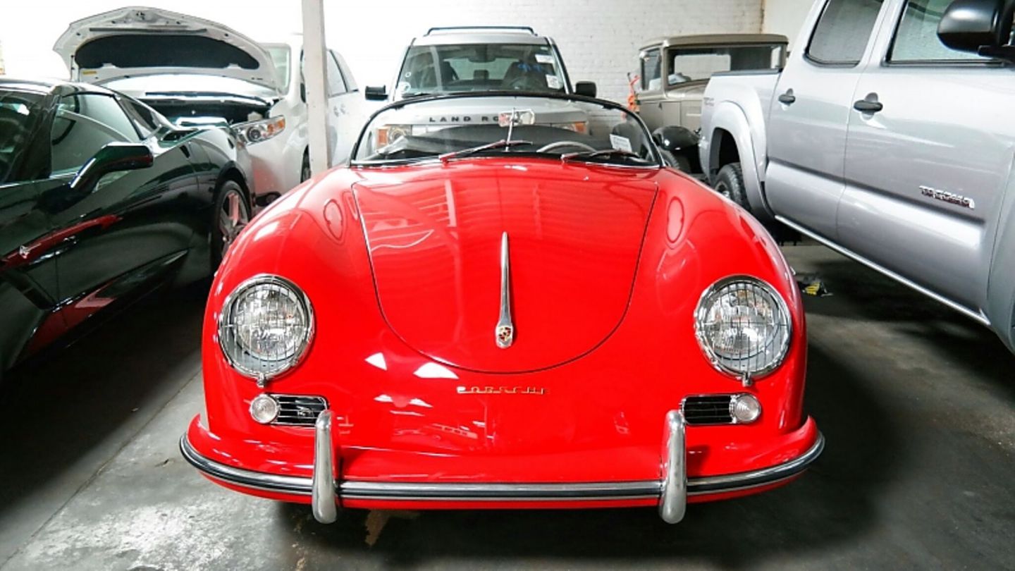 Ein Porsche 356 gehört schon fast zum Standard.