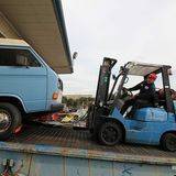 Per Gabelstapler in ein bessere Autoleben.