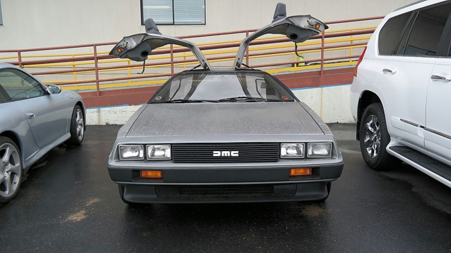 Zurück in eine bessere Zukunft im DeLorean.