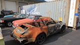 Dieser völlig ausgebrannte Porsche Turbo irgendwie auch...