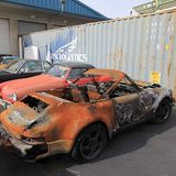 Dieser völlig ausgebrannte Porsche Turbo irgendwie auch...