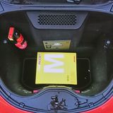 Ein Kasten Wasser oder ein M-Paket passen hier hinein.