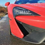 Die Front wirkt wie eine gewaltige Schneeschaufel.