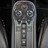 Die Schaltzentrale der Macht im McLaren 540C.