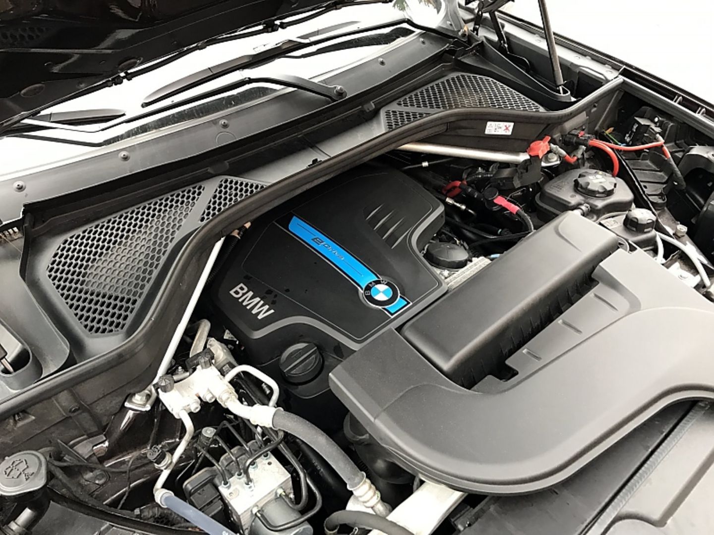 BMW X5 xDrive 40e - 313 PS aus zwei Motoren